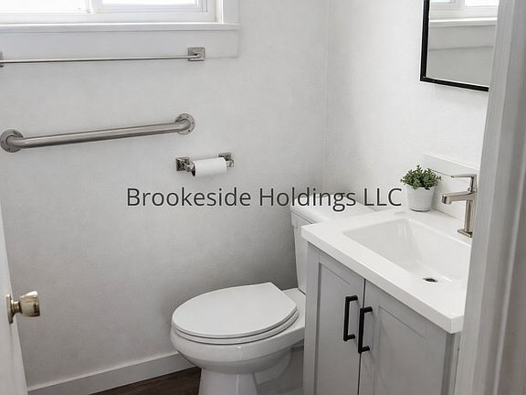 3rd image of 204 White St #4