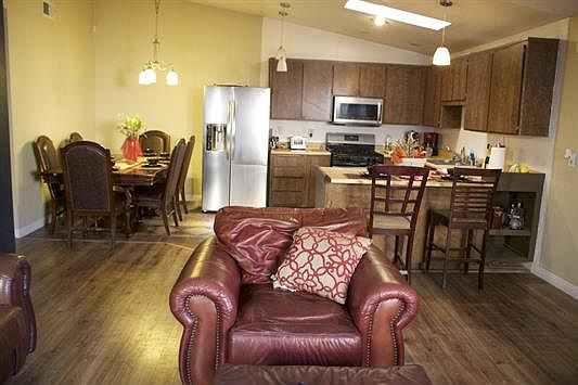 3rd image of 132 Jericho Gln Cir