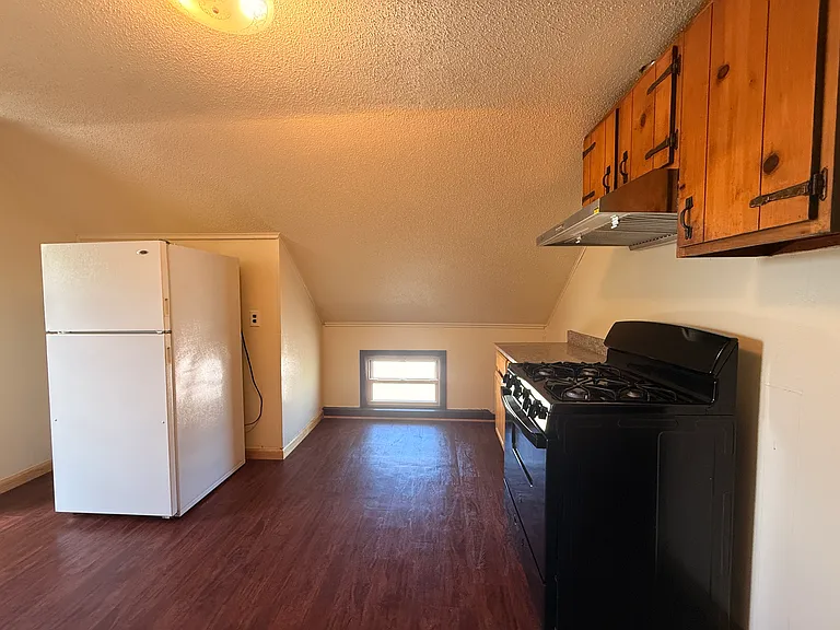 40 Webb St #3 — Photo 3