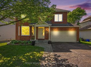 6072 Longleaf Dr, Ottawa, ON K1W 1G4