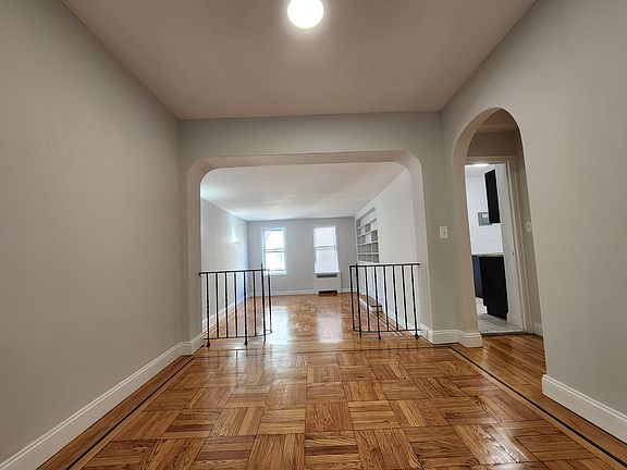 3rd image of 182 Bennett Ave APT 4E