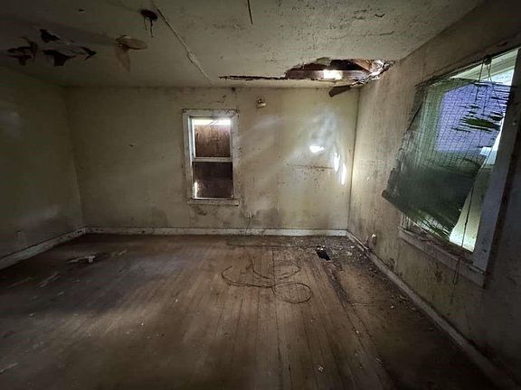 5th image of 411 N 10th St