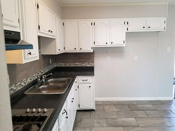 5th image of 9059 Geranium Dr
