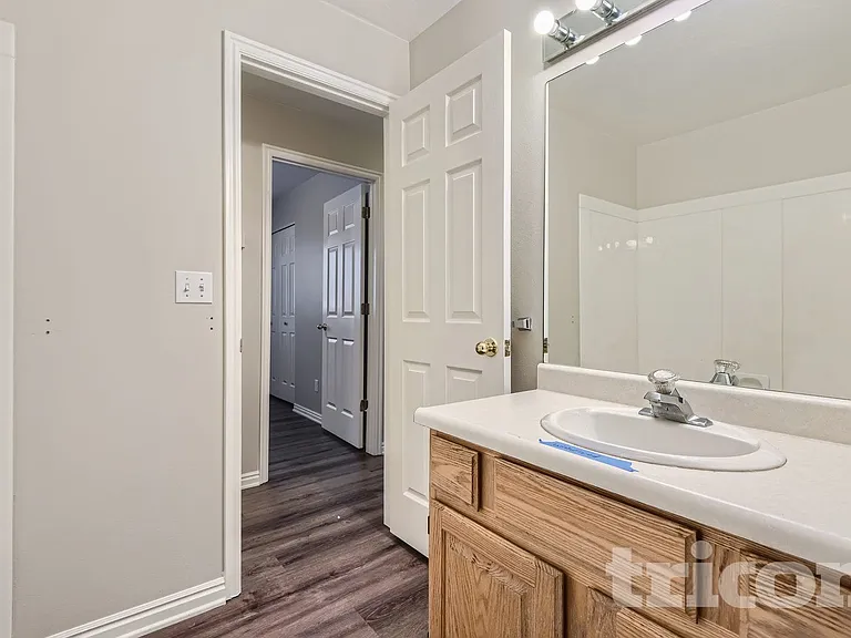 725 N 1010 W — Photo 5