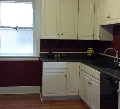 4th image of 300 Hedges St