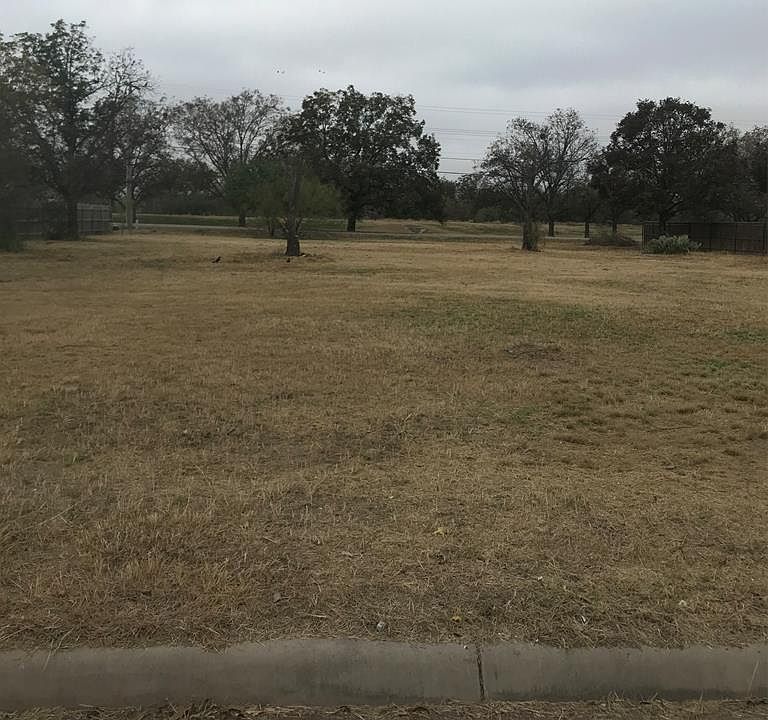 2nd image of 321 Imelda Dr