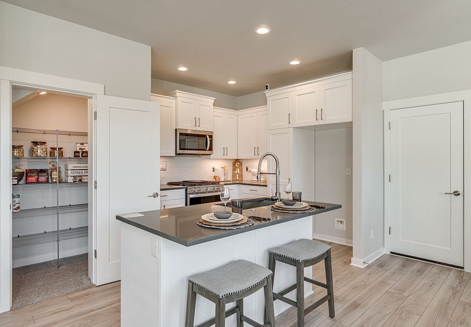 1st image of 5611 SE 80th Ave