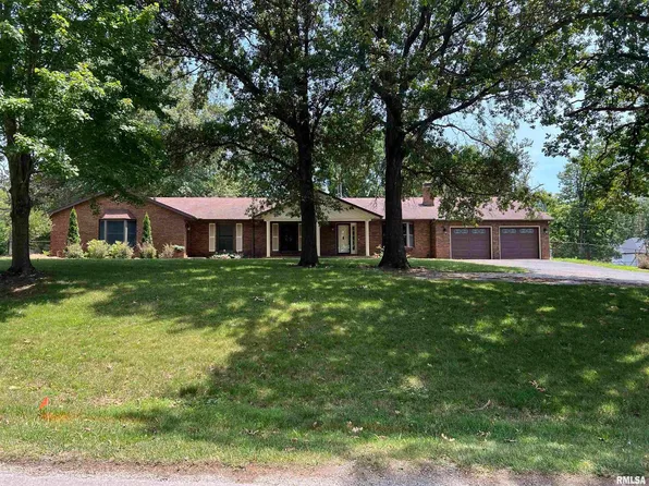 2702 Lakewood Dr, Vandalia, IL 62471
