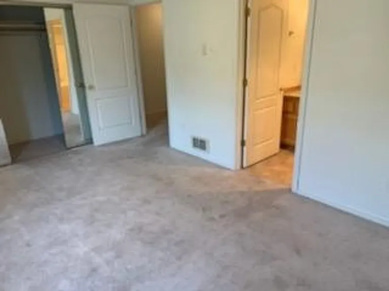 2611 NW Cedar Ave — Photo 8