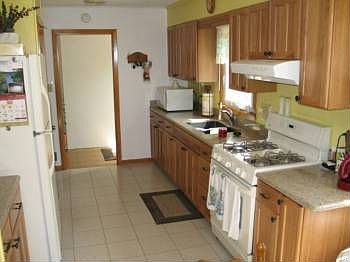 3rd image of 36 Iowa Dr