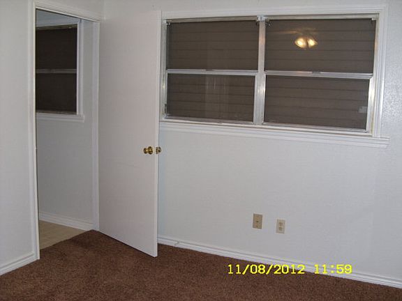 4th image of 2822 Pine St