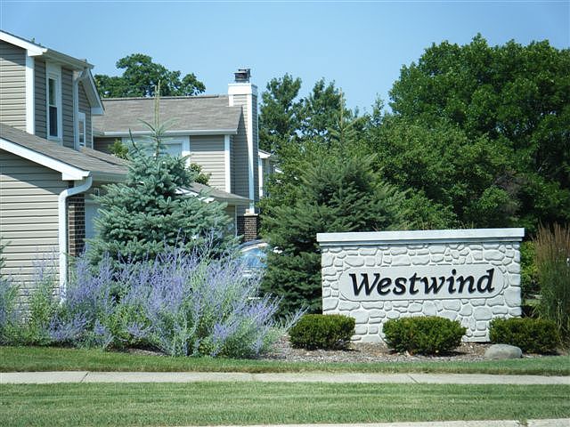 1st image of 745 Candleridge Ct