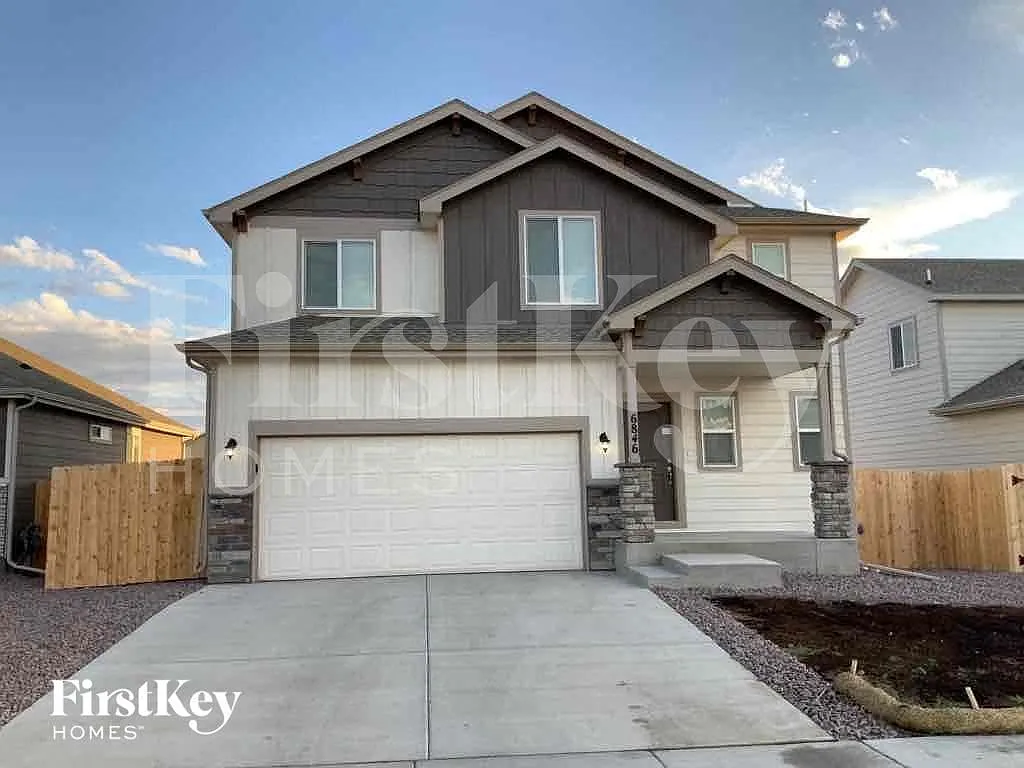 4 bed, 3.0 bath, 2351 sqft, $2,930 — Photo 1