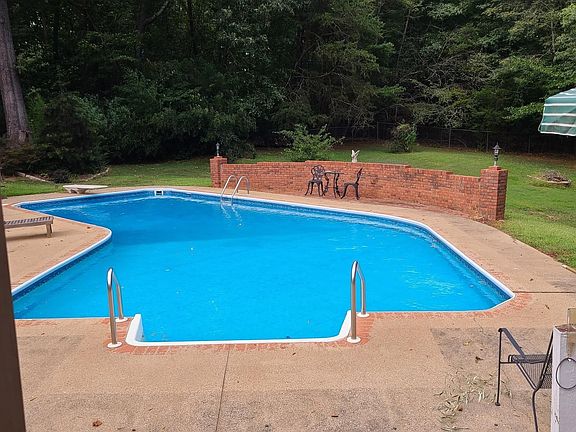 2nd image of 107 Woodwind Dr