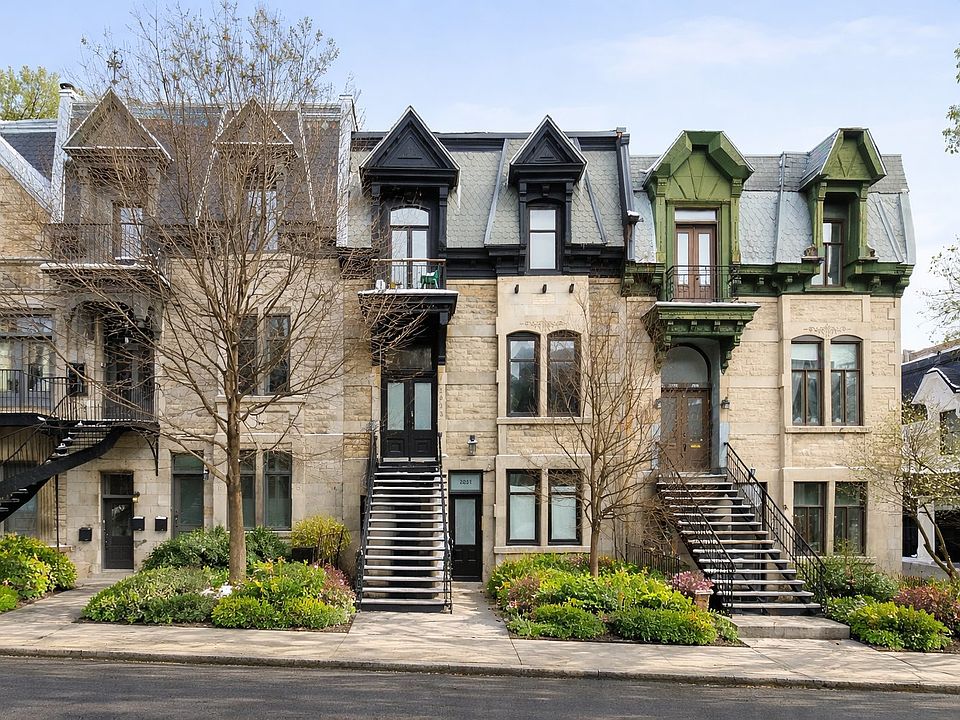 1st image of 2031 Rue St #2033