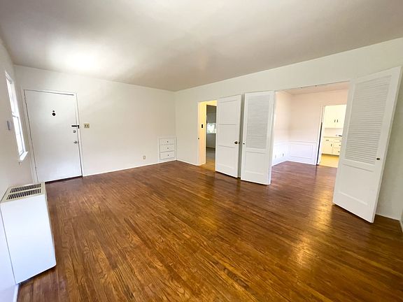 3rd image of 4735 Beverly Blvd #4737