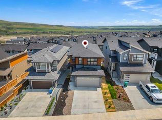 172 SW Precedence Hl, Cochrane, AB T4C 2T6