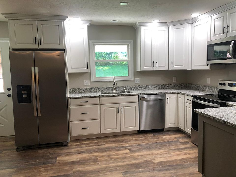 1st image of 285 Woodlawn Dr