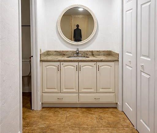 4th image of 5324 Treetops Dr #2