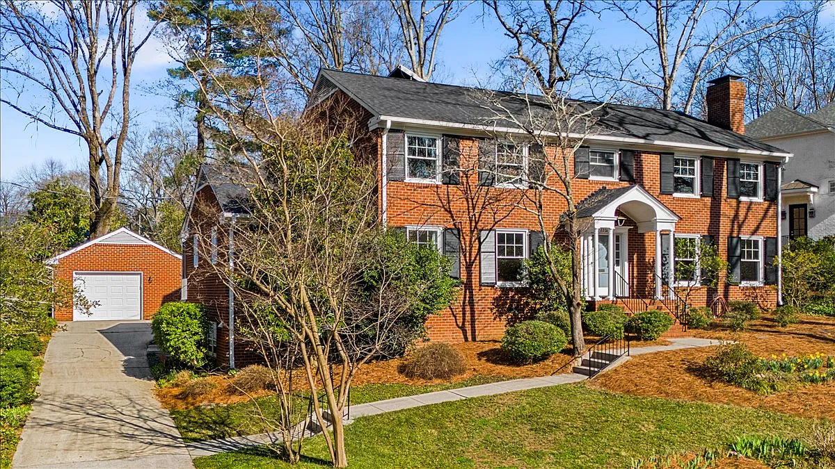 5 bed, 3.5 bath, 3744 sqft, $3,800 — Photo 1