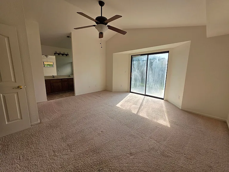 4905 W Hemlock Ave — Photo 7