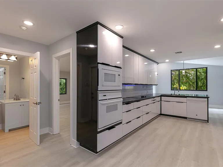 13401 SW 83rd Ave — Photo 10