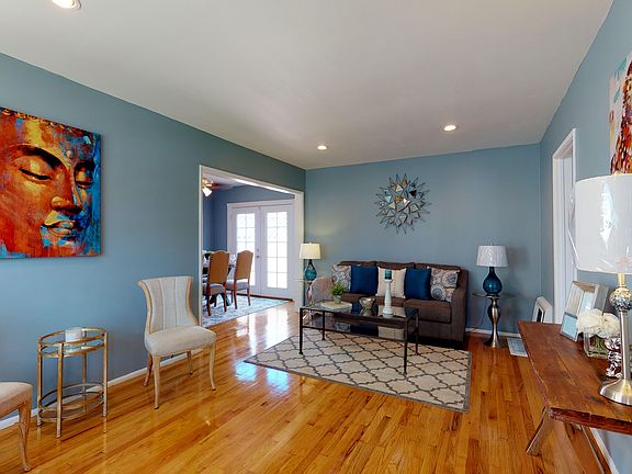 3rd image of 3625 Candlewood St