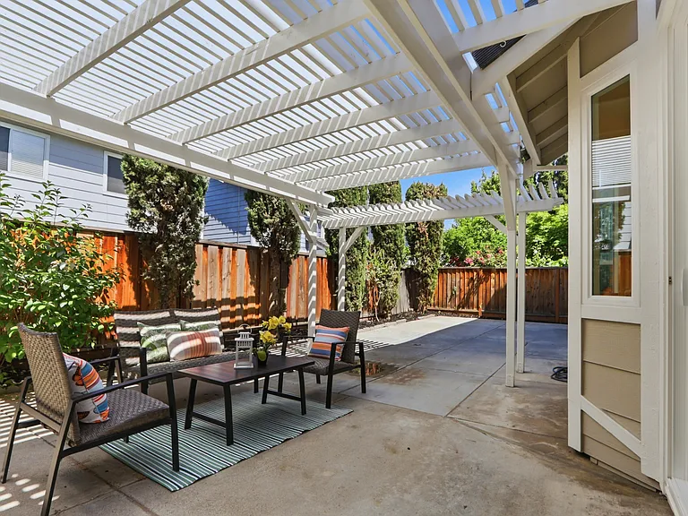 1290 Notting Hill Dr — Photo 24