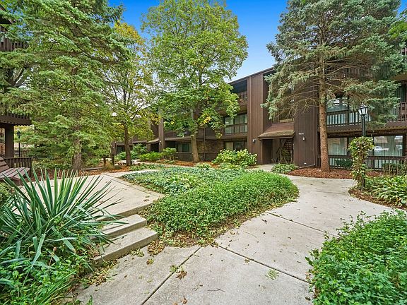4th image of 9605 Austin Ave APT 4