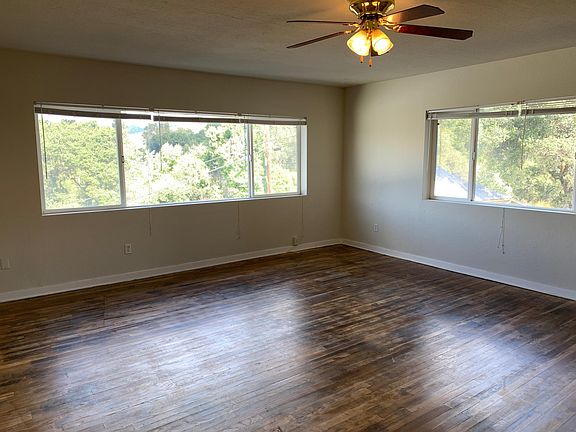 3rd image of 582 Barretta St APT B