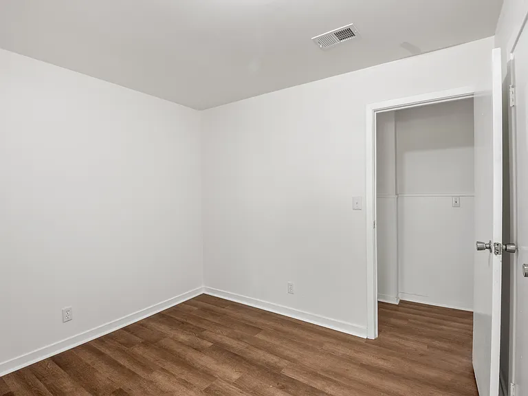27 Bethune Ct — Photo 12