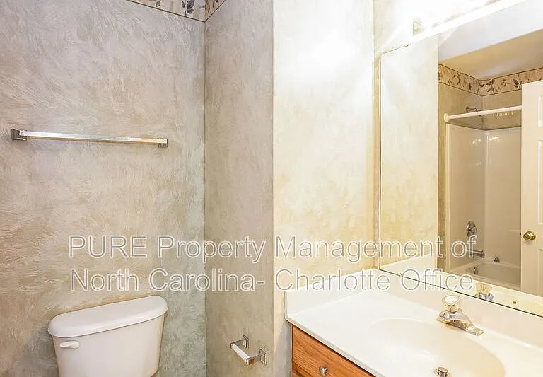 18040 Delmas Dr — Photo 10