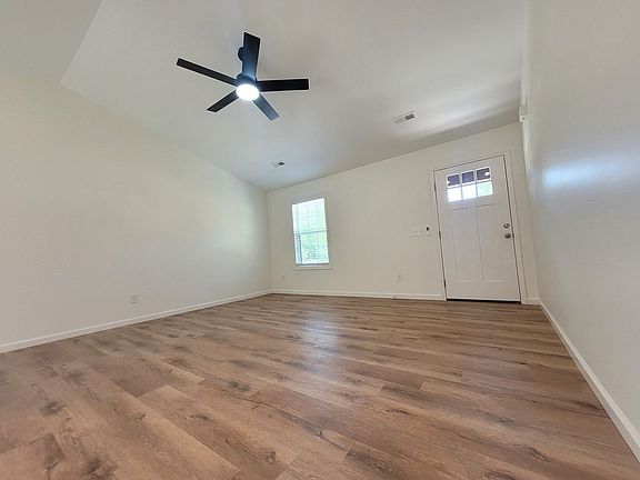 3rd image of 115 Dorchester Ln