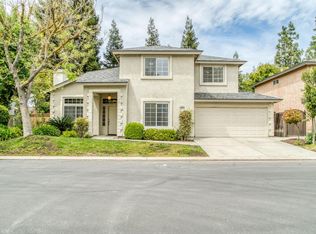 10683 N Lighthouse Dr, Fresno, CA 93730