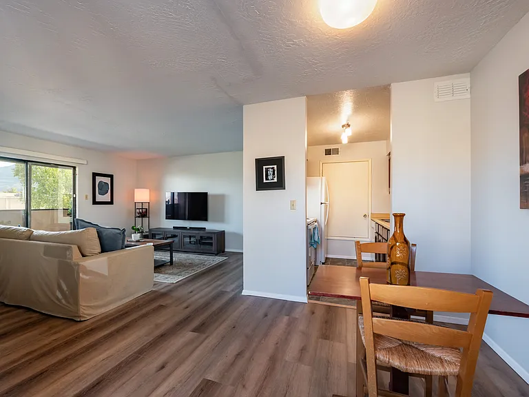 11328 Prospect Ave NE #D — Photo 5