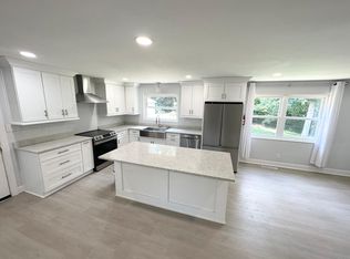 1160 11th St, Hickory, NC 28601