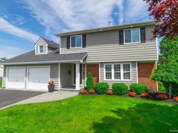 1957 Jackson Avenue, West Islip, NY 11795