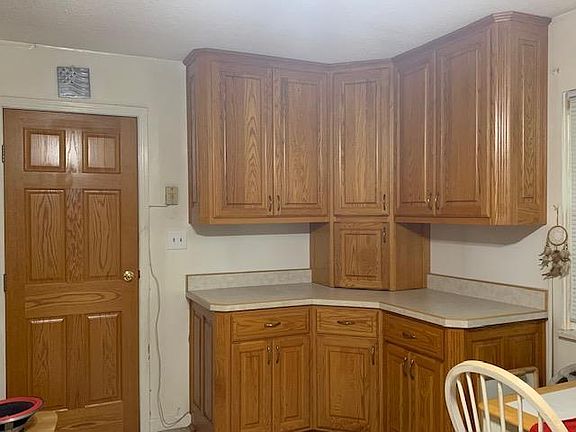 5th image of 303 W Walnut Ct