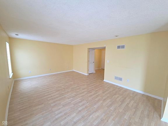 4th image of 4320 Village Bend Ln