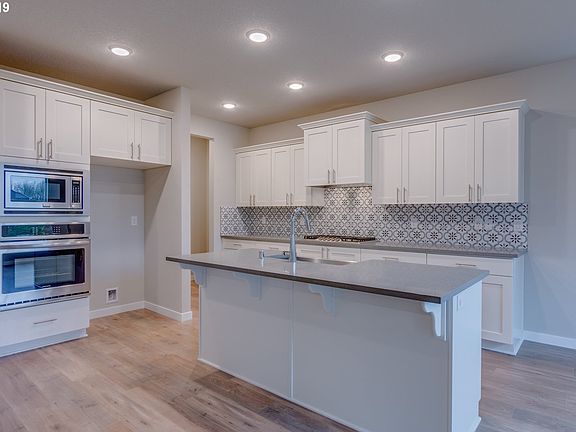 4th image of 1009 NE 13th St Lot 25