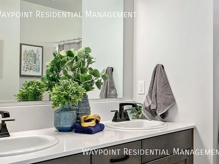 2094 S Defio Pl — Photo 33