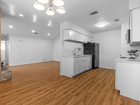 5th image of 12801 Copper Cliff Ave #B