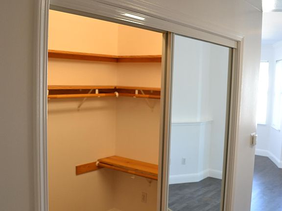 5th image of 1738 Haight St APT 304