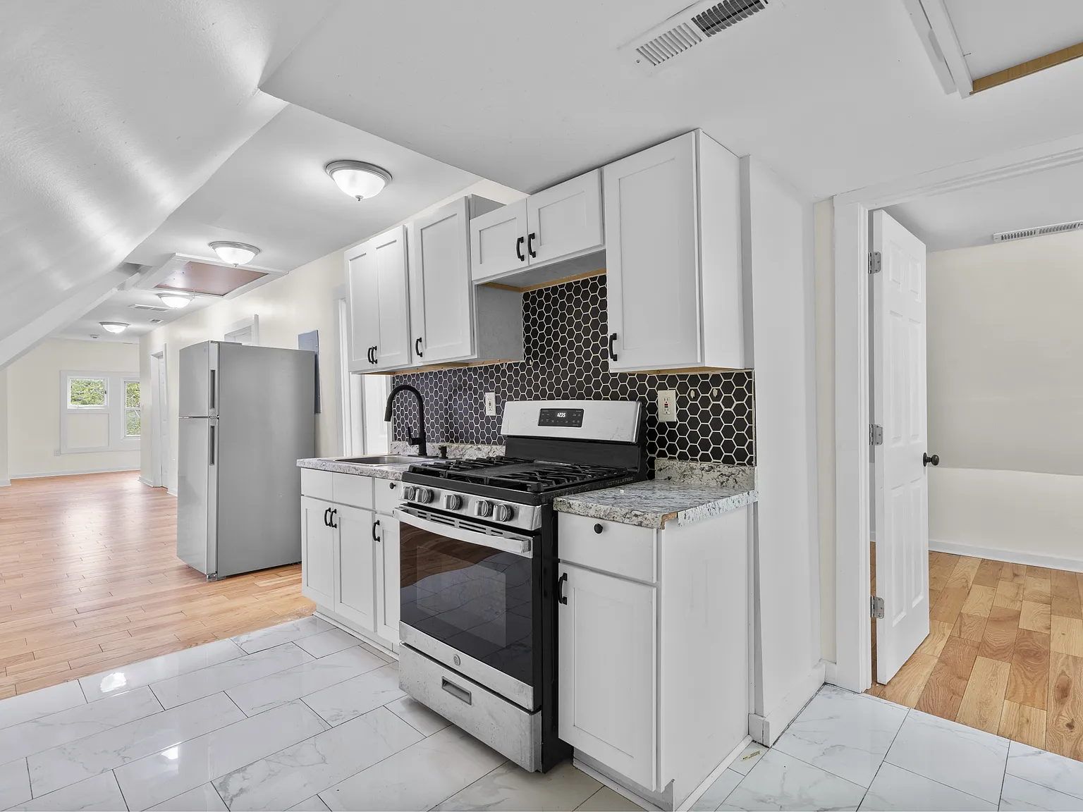 693 Dixwell Ave - 3 — Photo 1