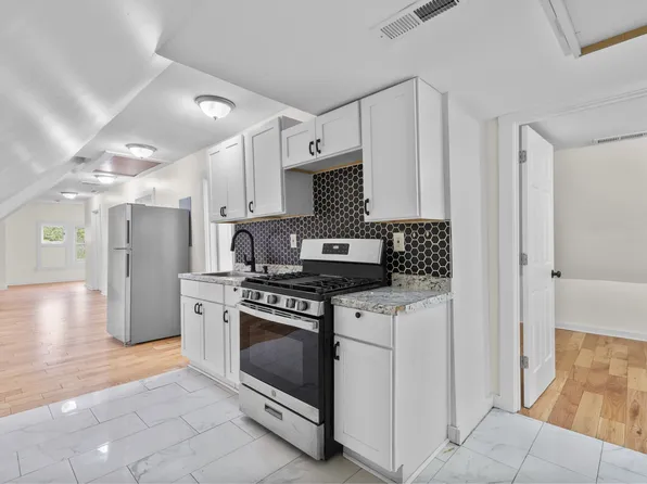 693 Dixwell Ave #3, New Haven, CT 06511