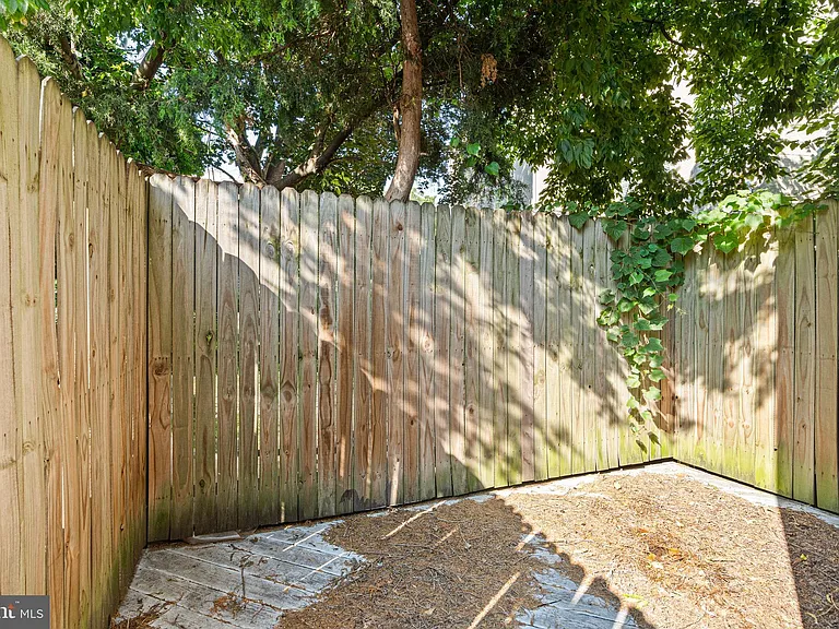 4447 Baker St — Photo 13