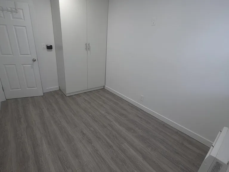 906 N Riverside Dr #1-9 — Photo 11