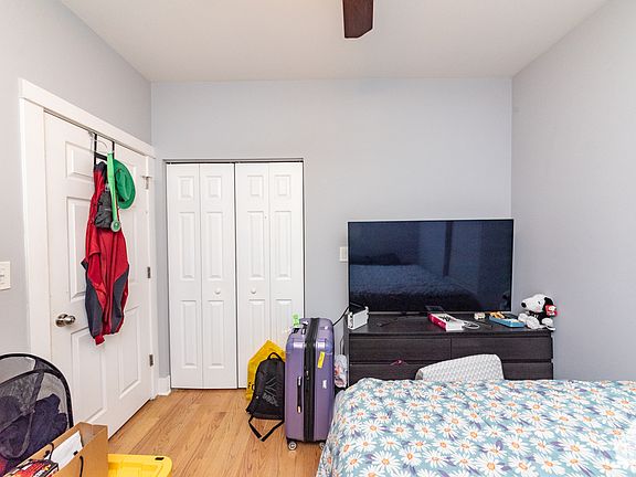 4th image of 2437 N Ashland Ave #1F