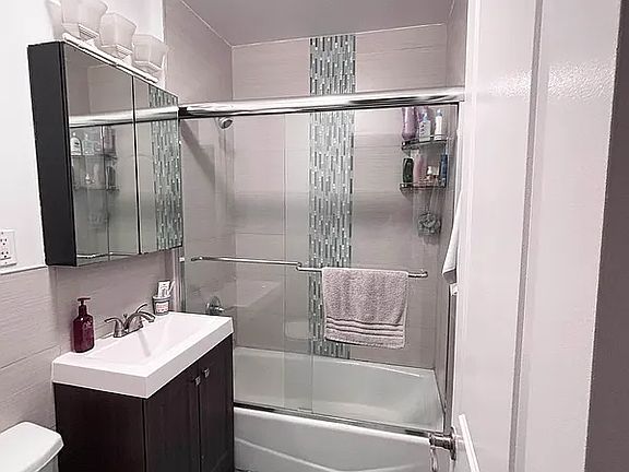 3rd image of 3606 30th Ave APT 2F