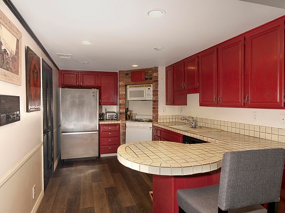 4th image of 2609 Los Arcos Cir